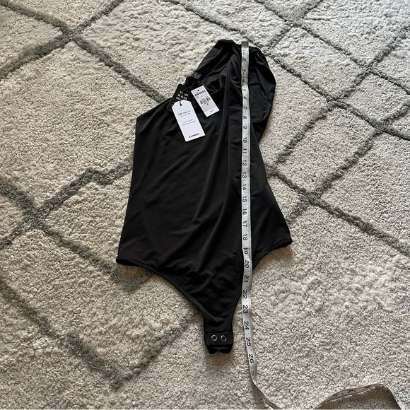 Express bodysuit black Cody contour one shoulder twist compression XS New - Picture 9 of 13